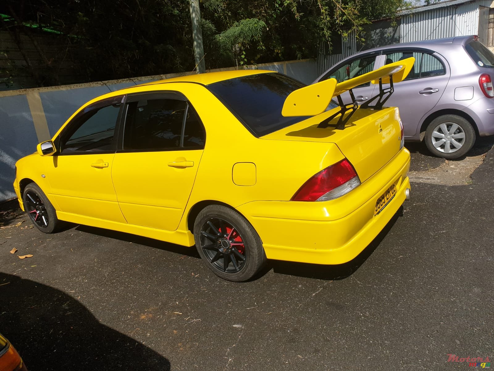 2002' Mitsubishi Lancer photo #4