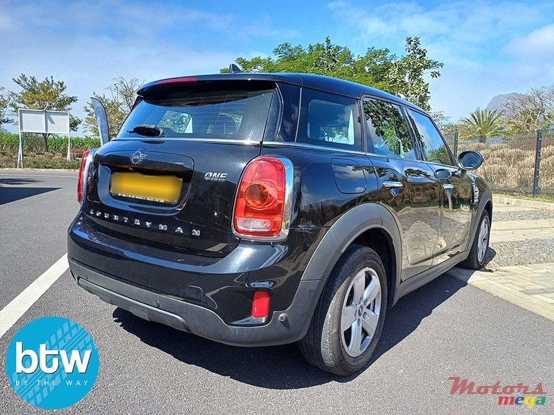 2018' MINI One COUNTRYMAN photo #3