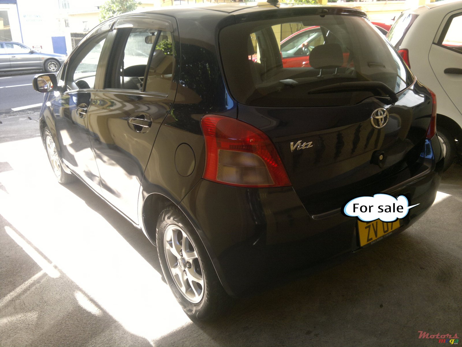 2007' Toyota Vitz photo #2