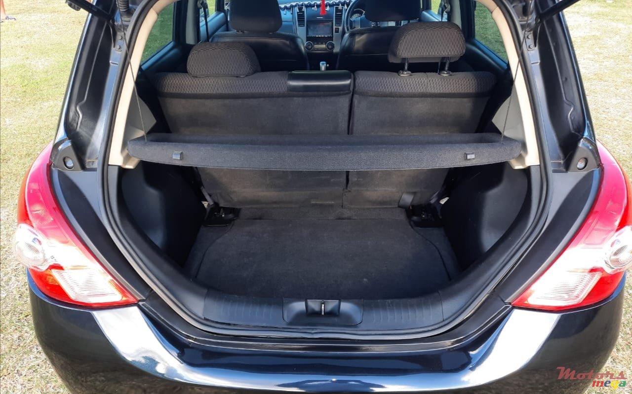 2009' Nissan Tiida photo #5