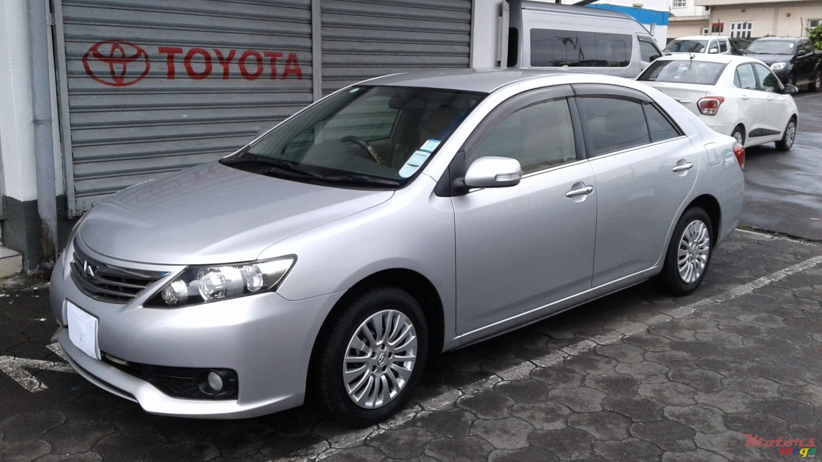 2012' Toyota photo #2