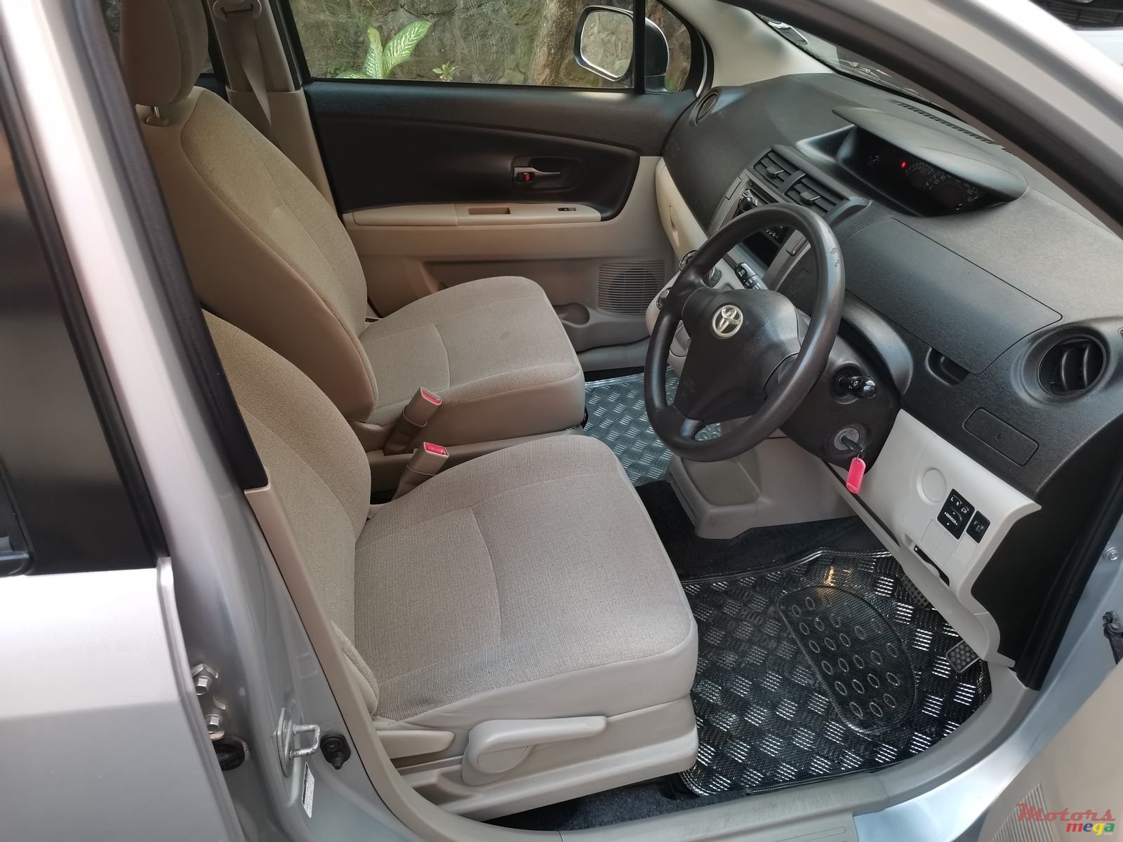 2010' Toyota Passo photo #7