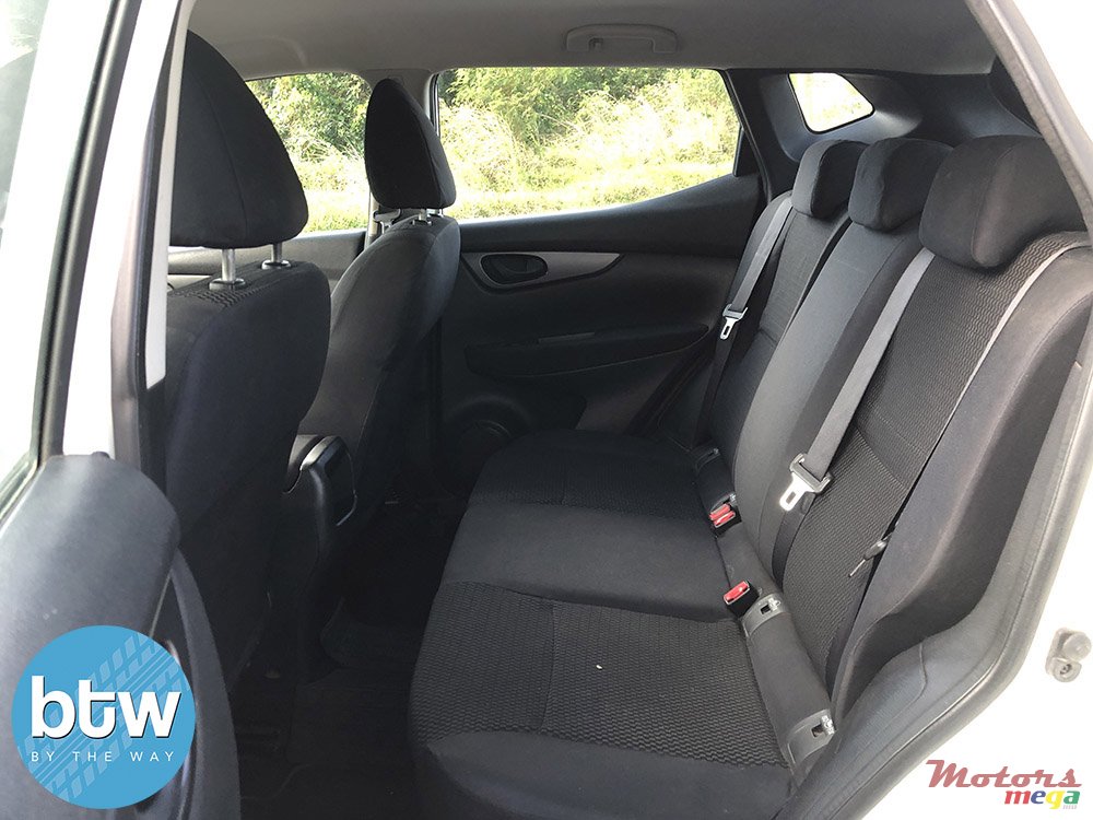 2015' Nissan Qashqai photo #6