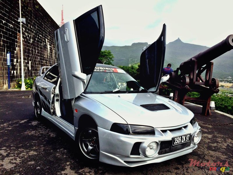 1997' Mitsubishi Lancer Evo IV Type photo #1