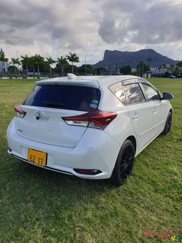 2017' Toyota Auris photo #7