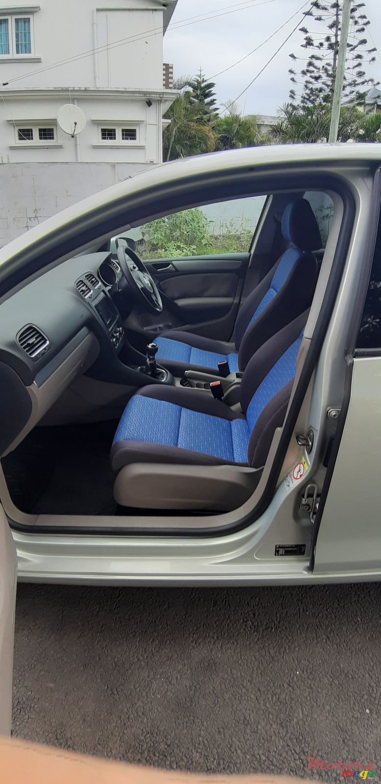 2011' Volkswagen Golf VI photo #2