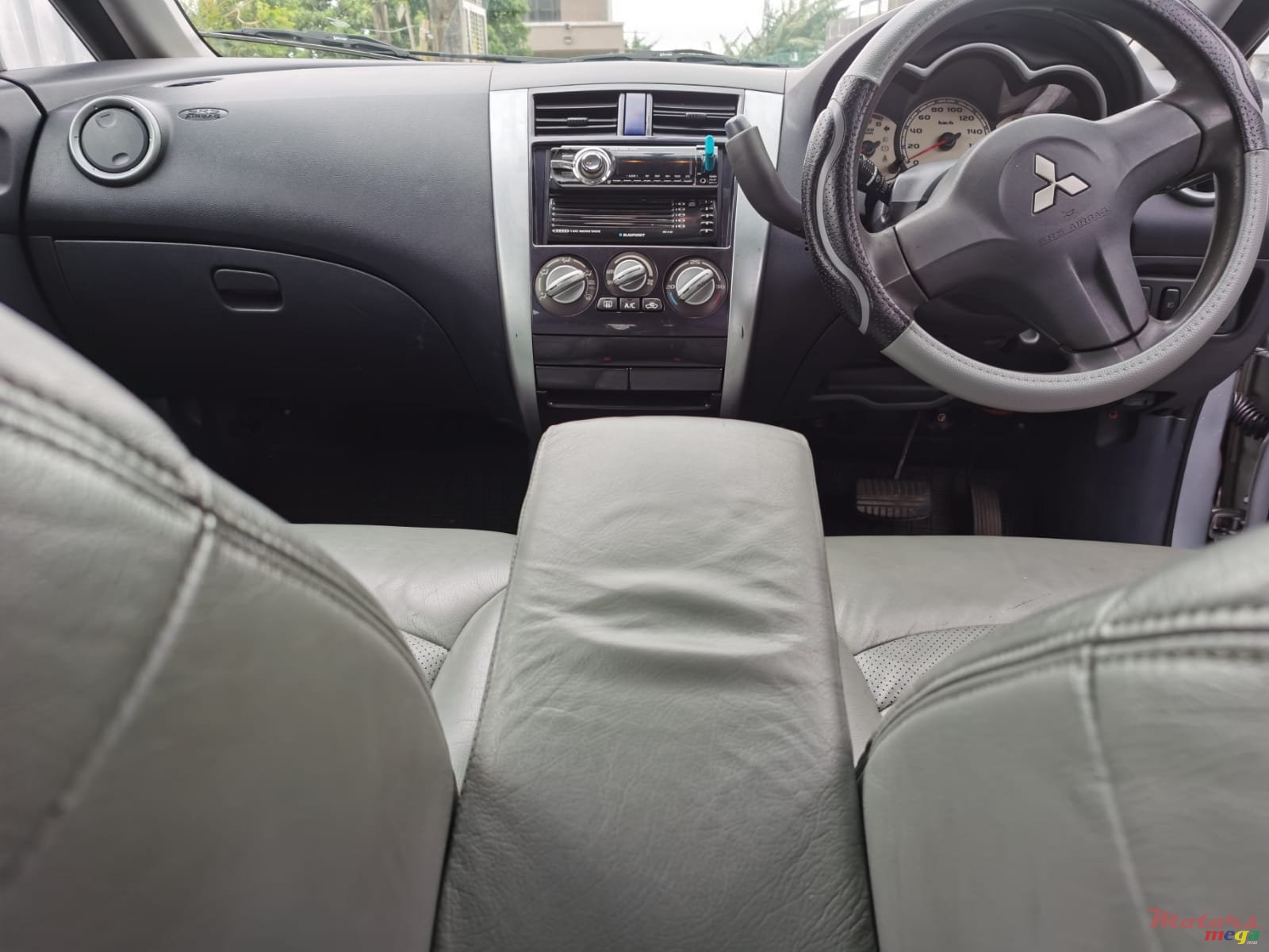 2003' Mitsubishi Colt photo #1