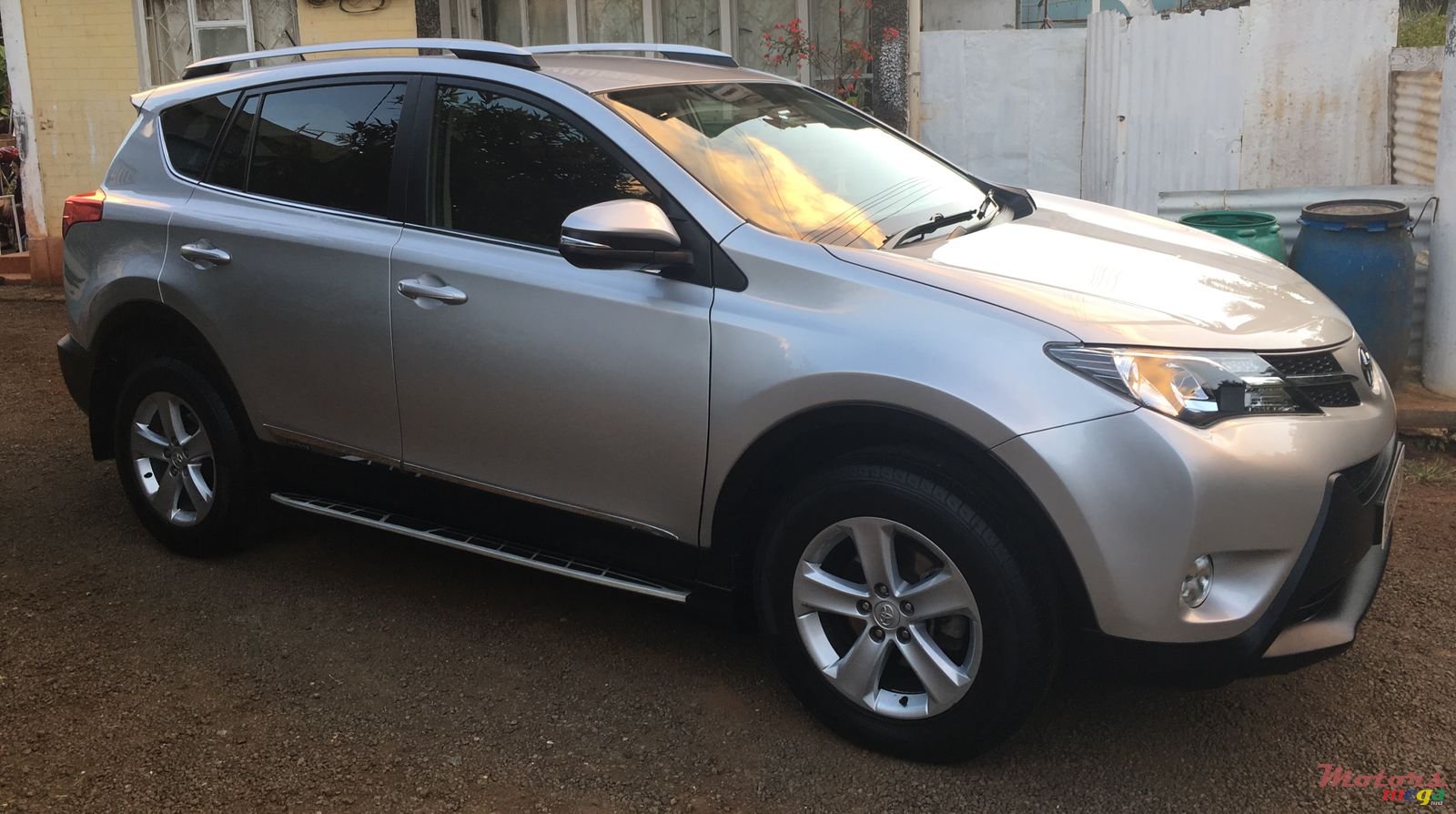 2014' Toyota RAV4 photo #3