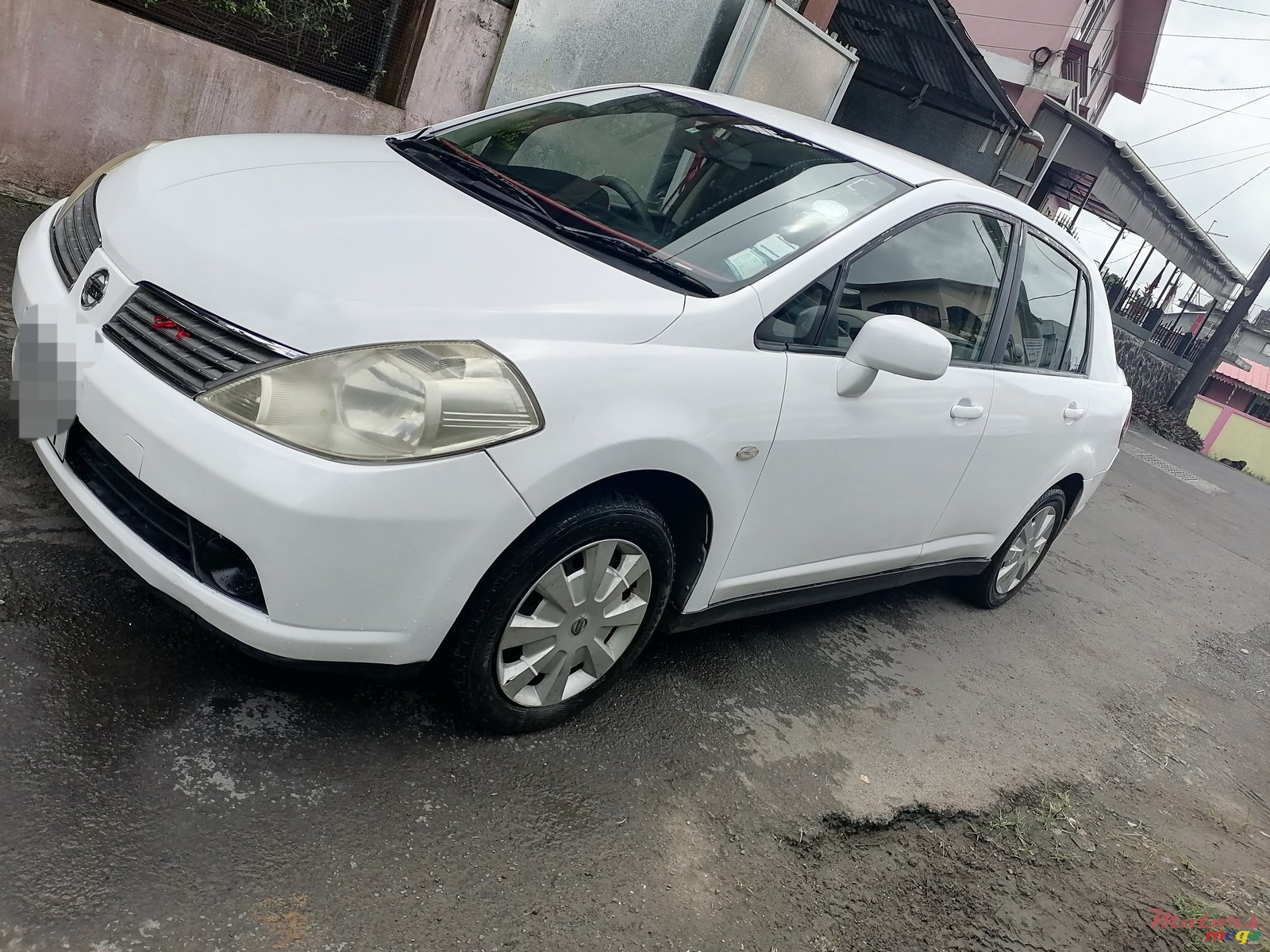 2007' Nissan Tiida photo #1