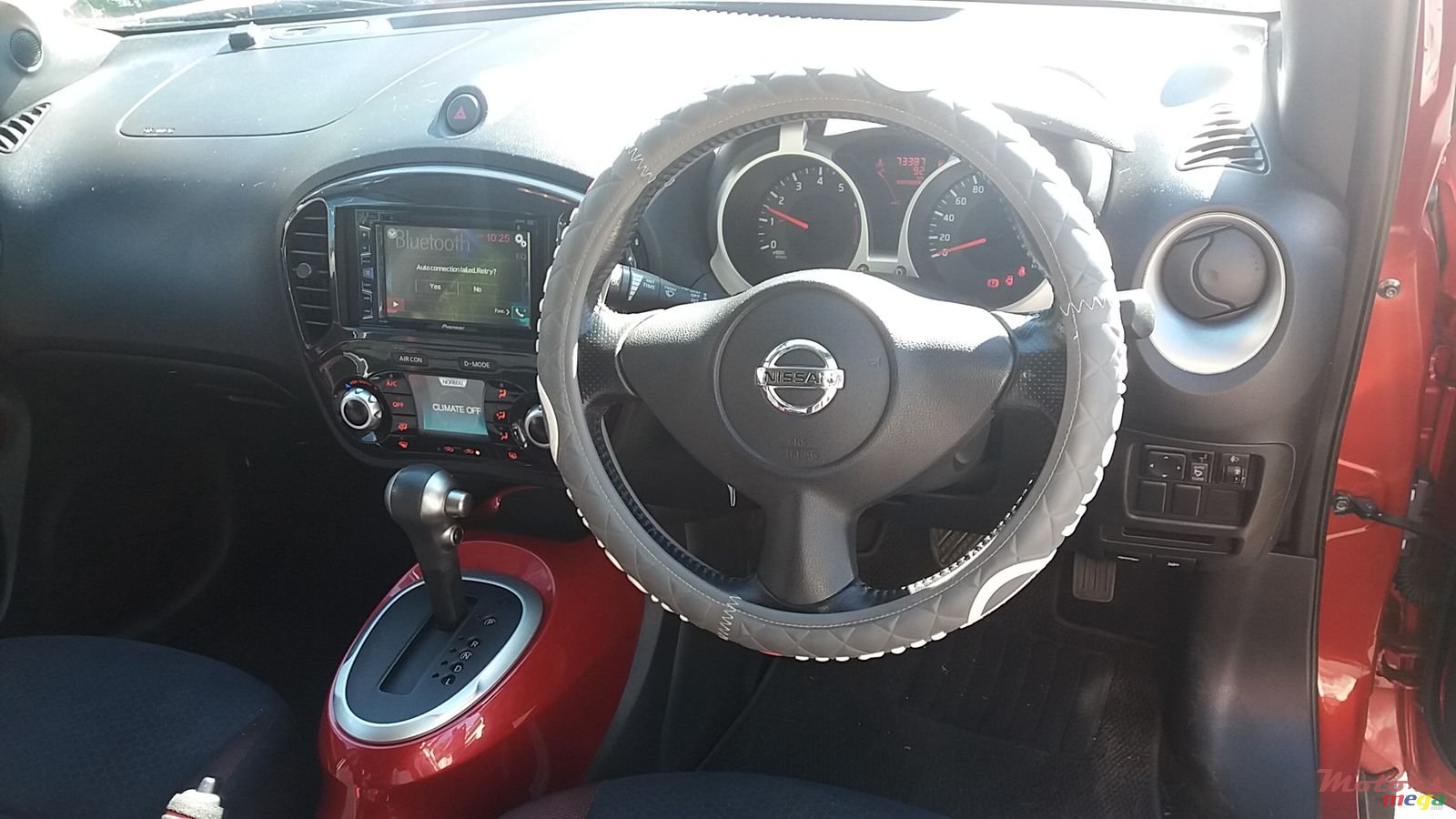 2012' Nissan Juke photo #3