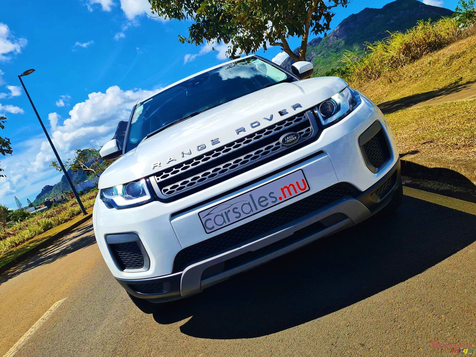 2017' Land Rover Range Rover Evoque SE TD4 photo #1