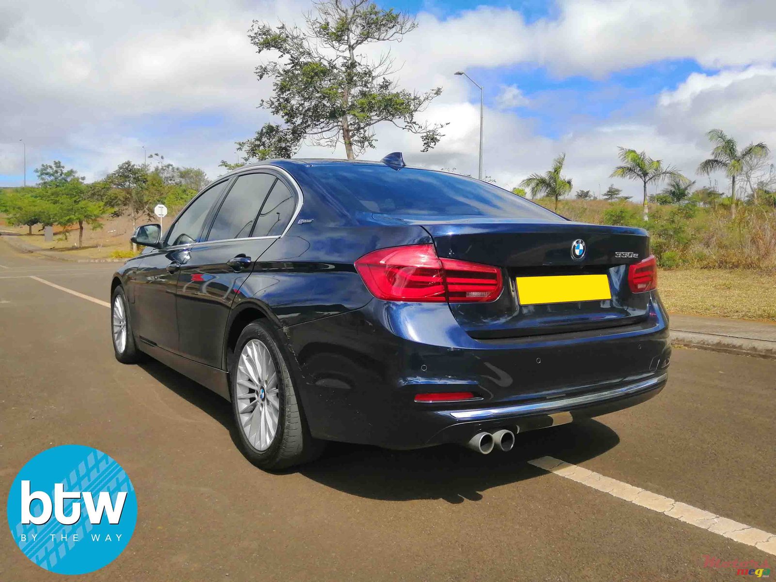 2016' BMW 330 photo #3