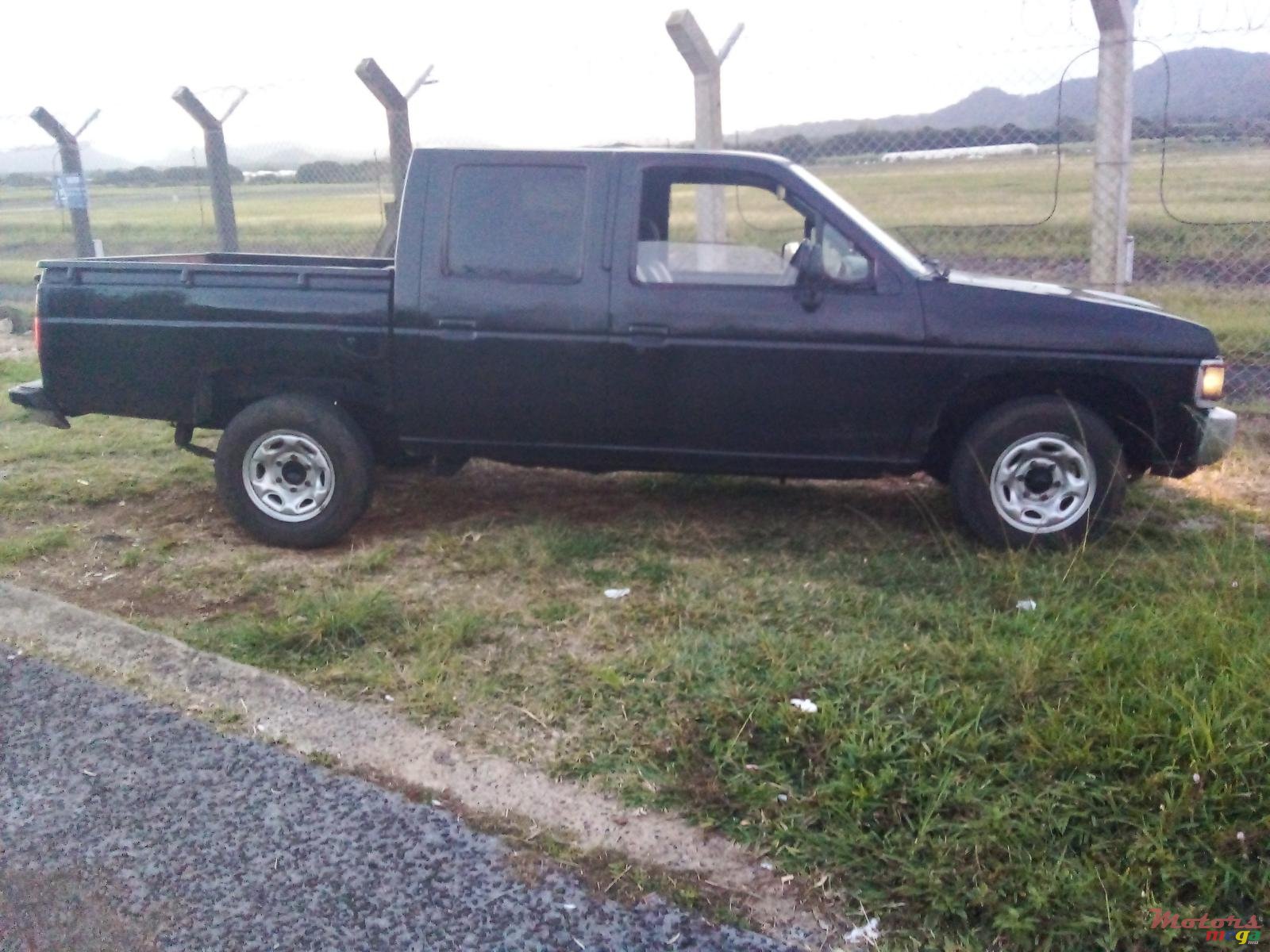 1997' Nissan Pickup photo #2