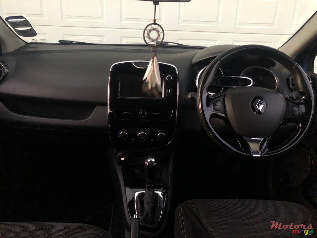 2014' Renault Clio photo #5