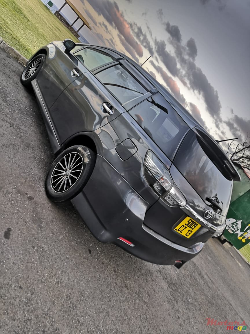 2013' Toyota Wish Sport version photo #1