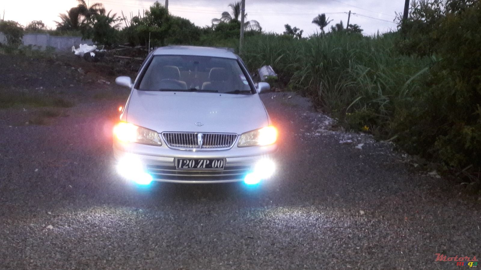 2000' Nissan Sunny photo #7