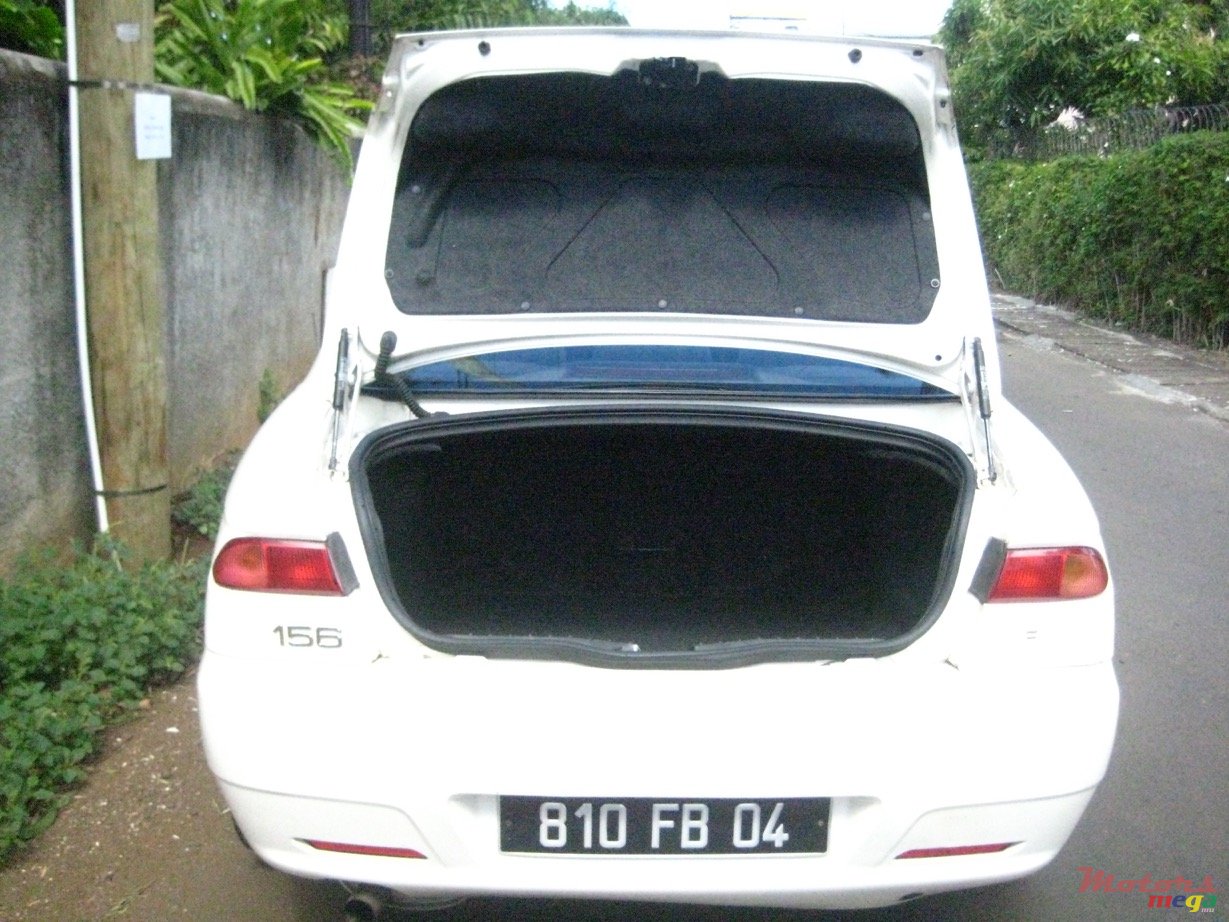 2004' Alfa Romeo 156 photo #4