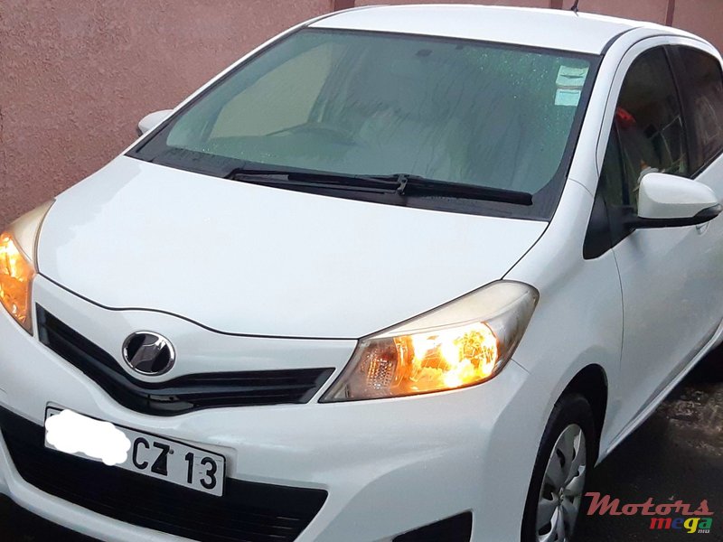 2013' Toyota Vitz photo #4