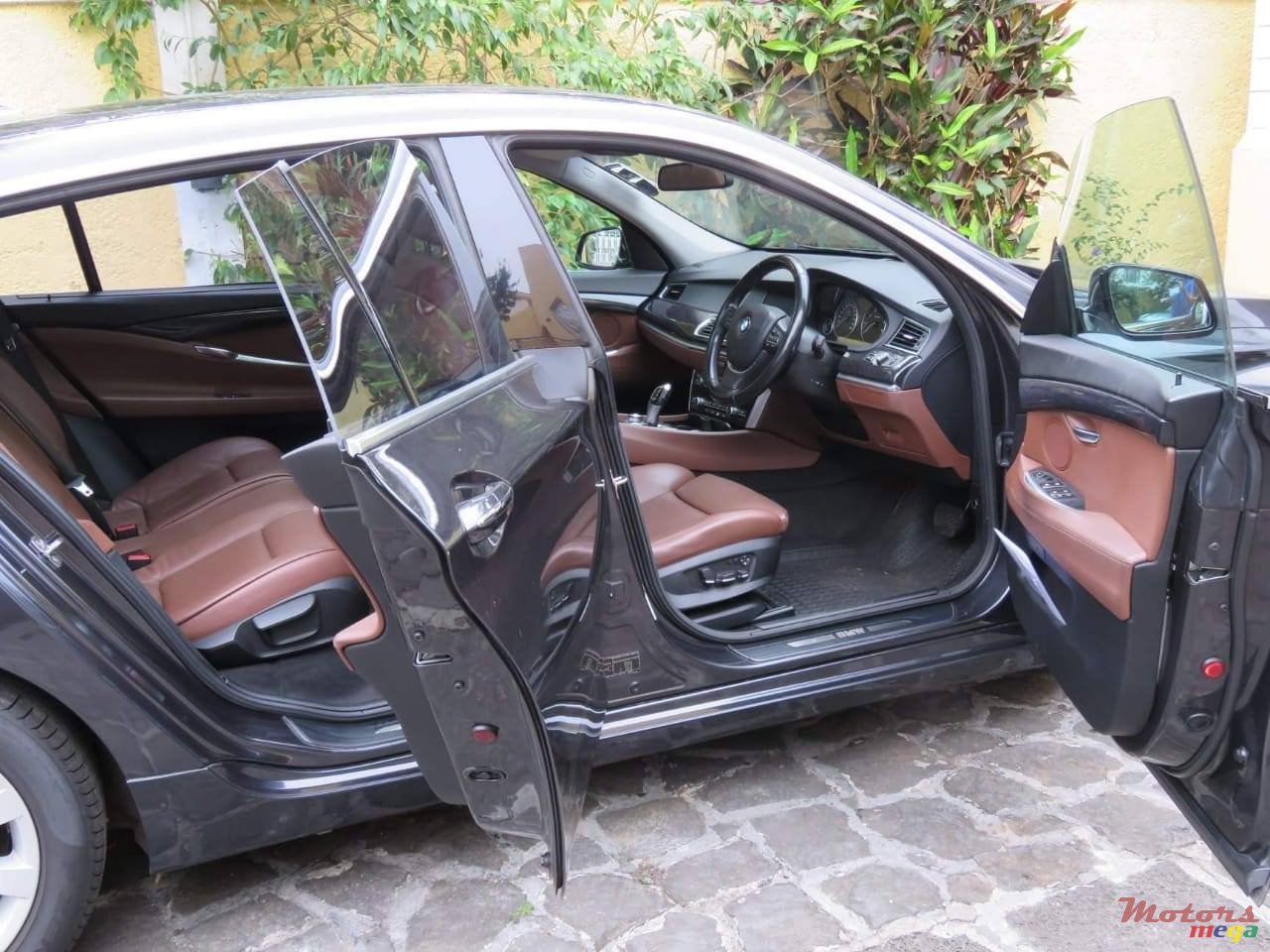 2010' BMW 5 Series GT photo #1