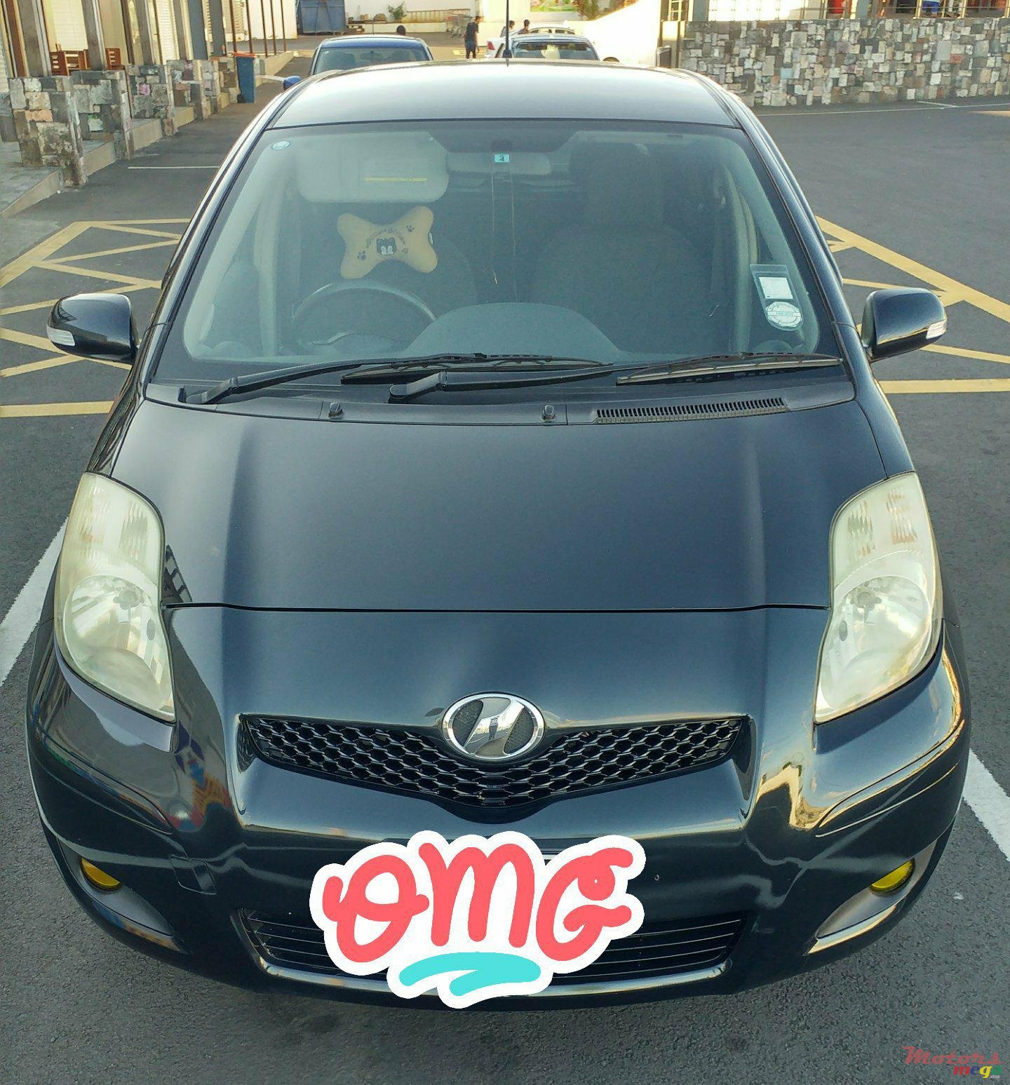 2009' Toyota Vitz photo #1