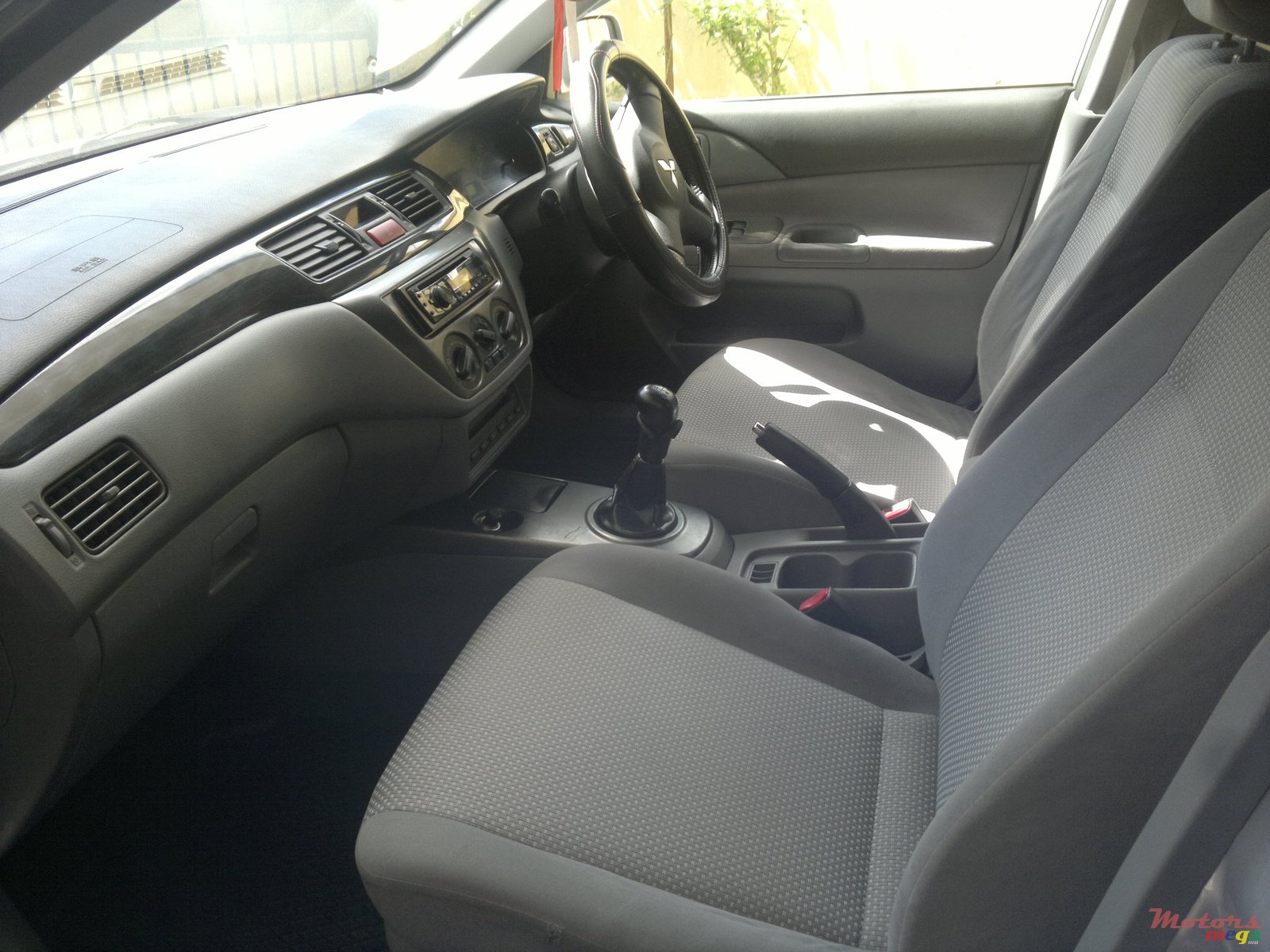 2007' Mitsubishi Lancer GLX photo #3