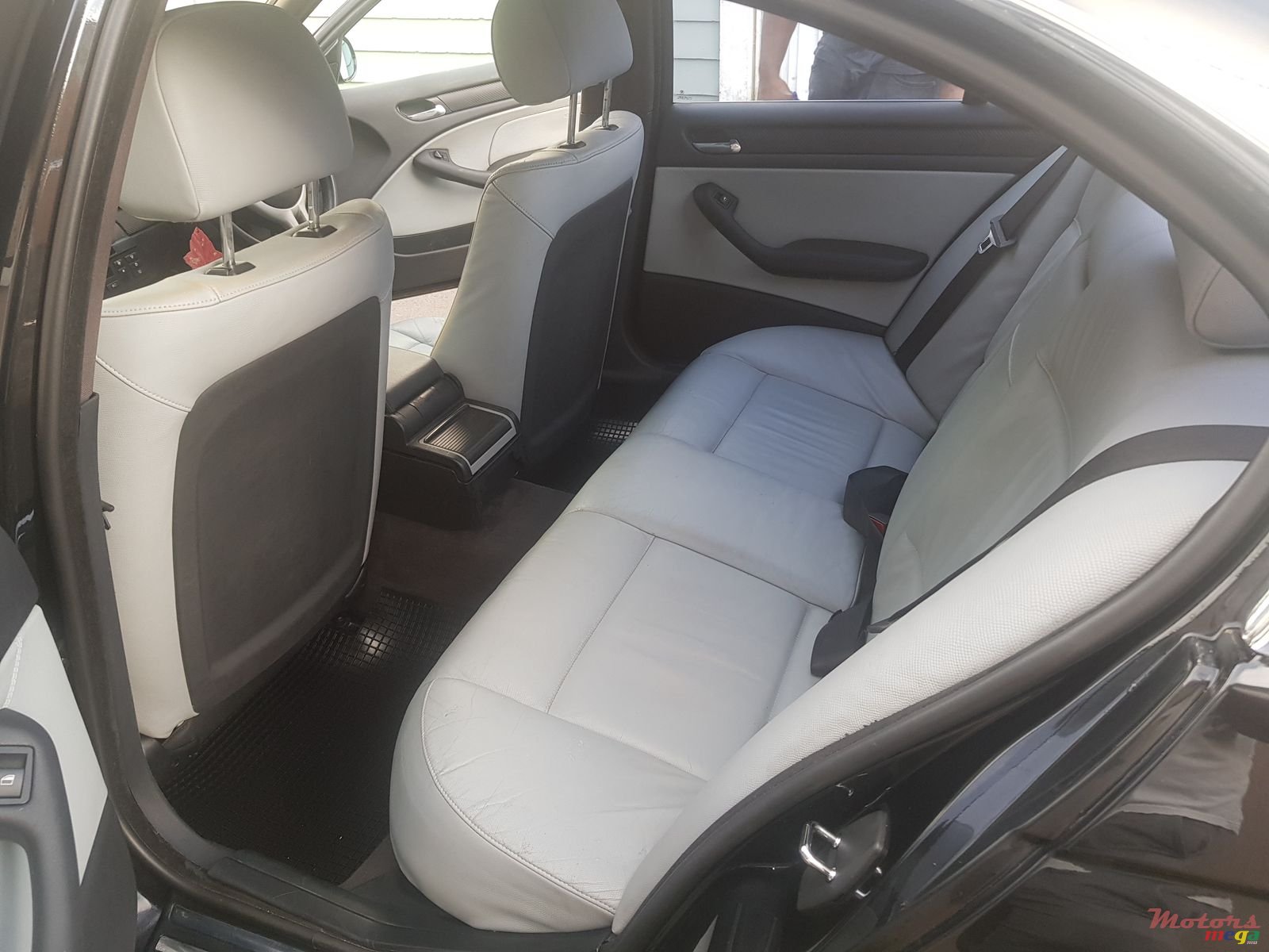 2004' BMW 3 Series photo #6