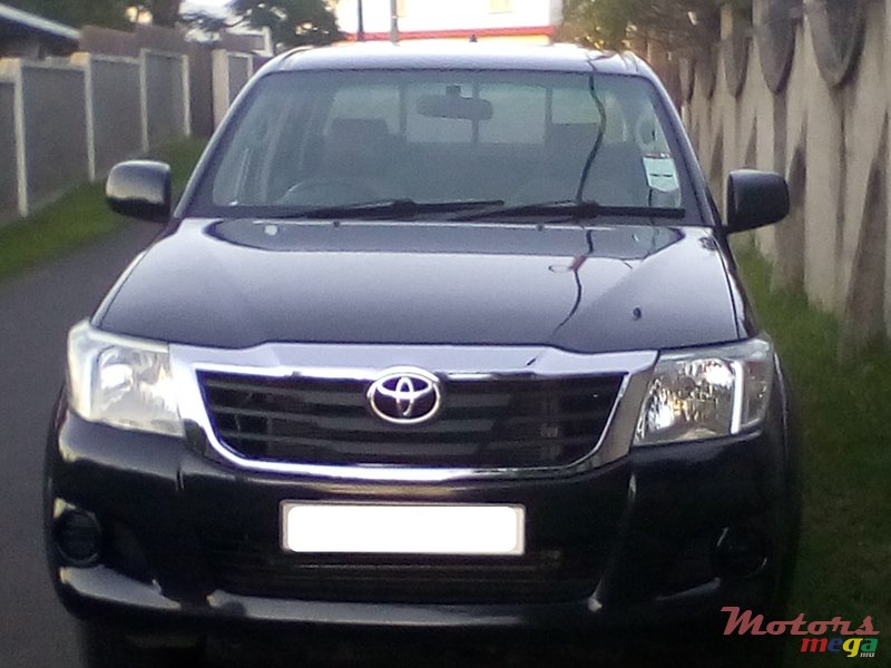 2012' Toyota Hilux 4*4 photo #2