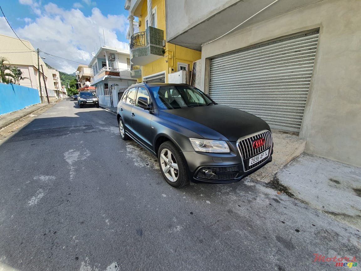 2014' Audi Q5 Black matt wrapping photo #4