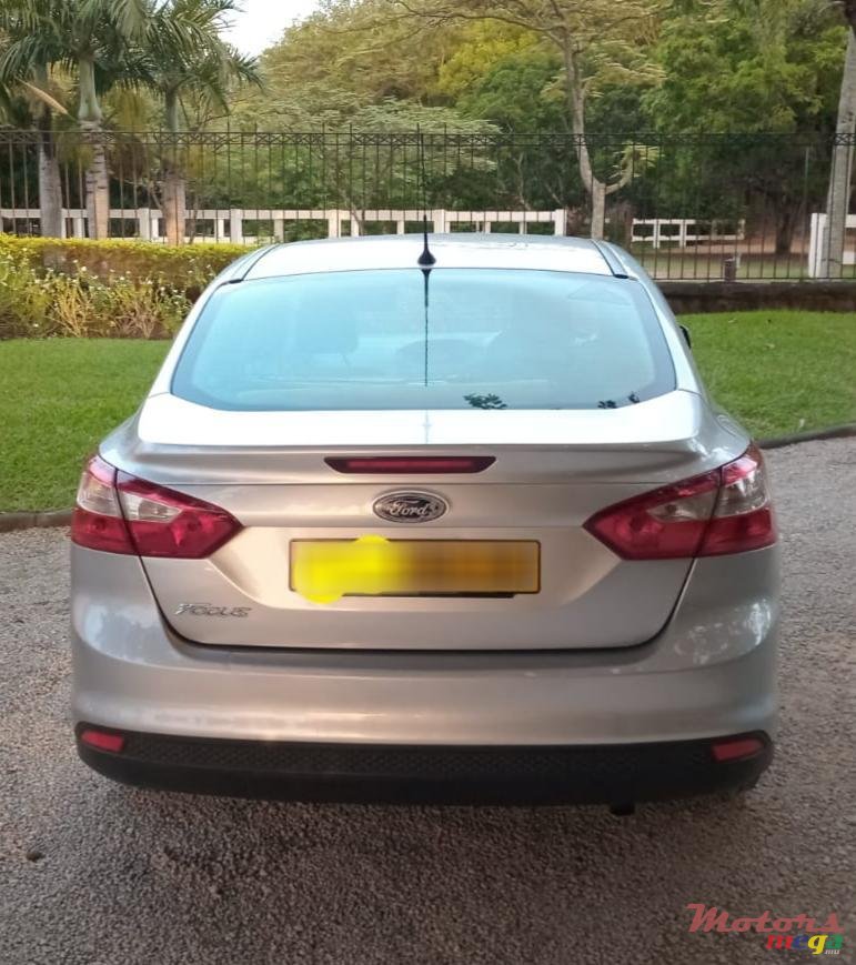 2013' Ford Focus photo #3