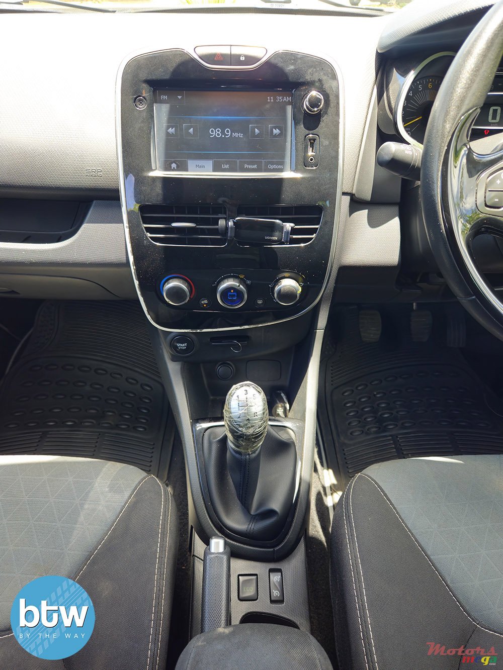 2015' Renault Clio photo #7