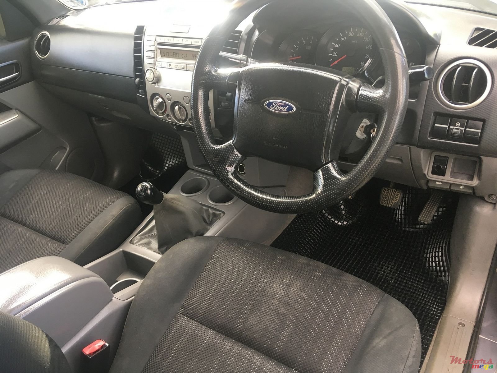 2010' Ford Ranger 4x2 XL photo #5