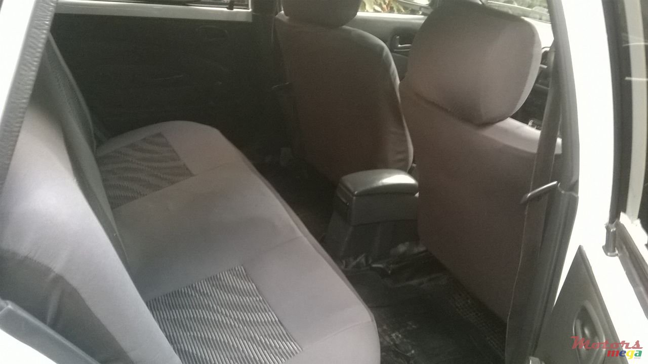 2002' Toyota Corolla spoiler..CD player etc photo #5