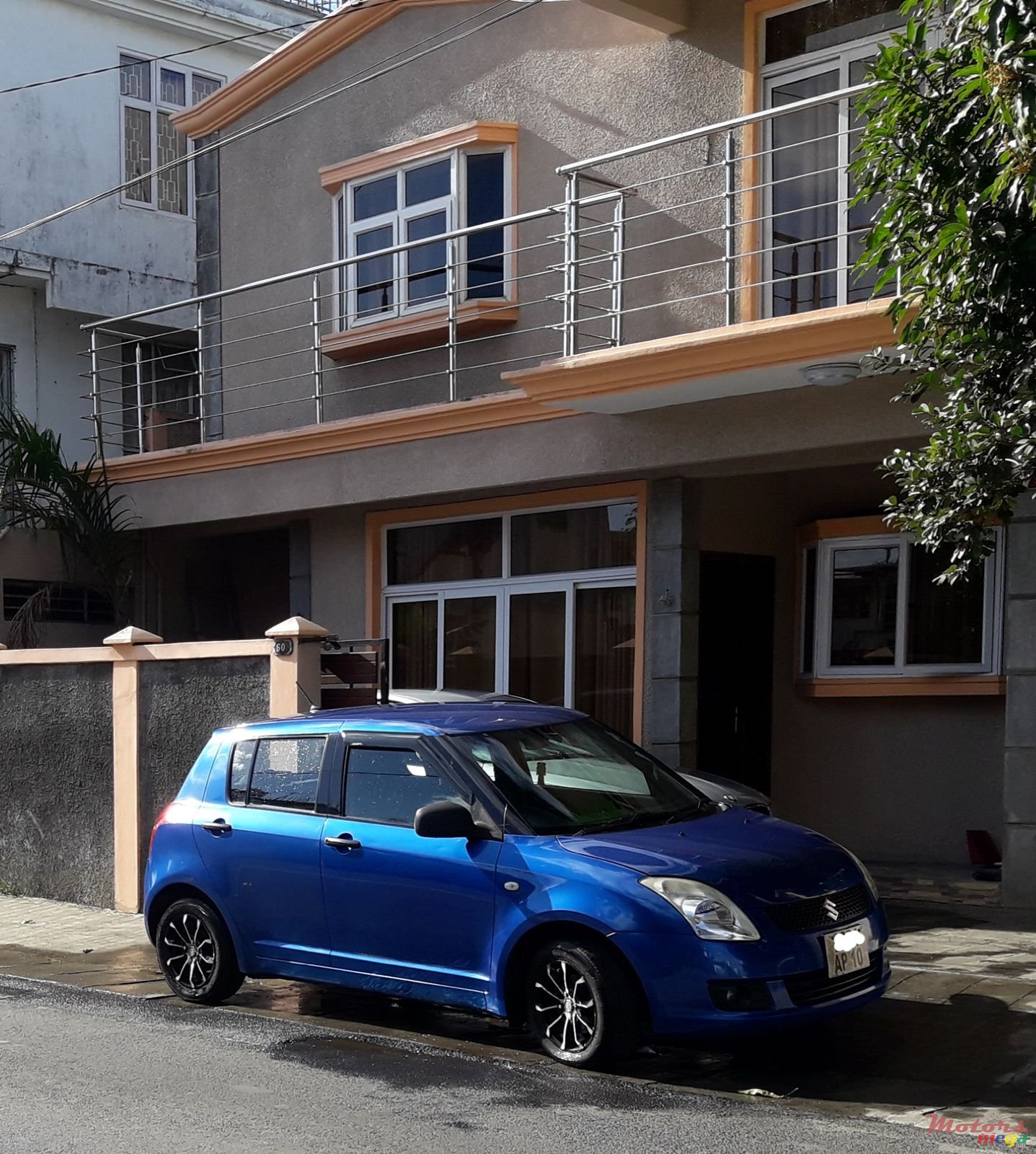 2010' Suzuki Swift photo #1