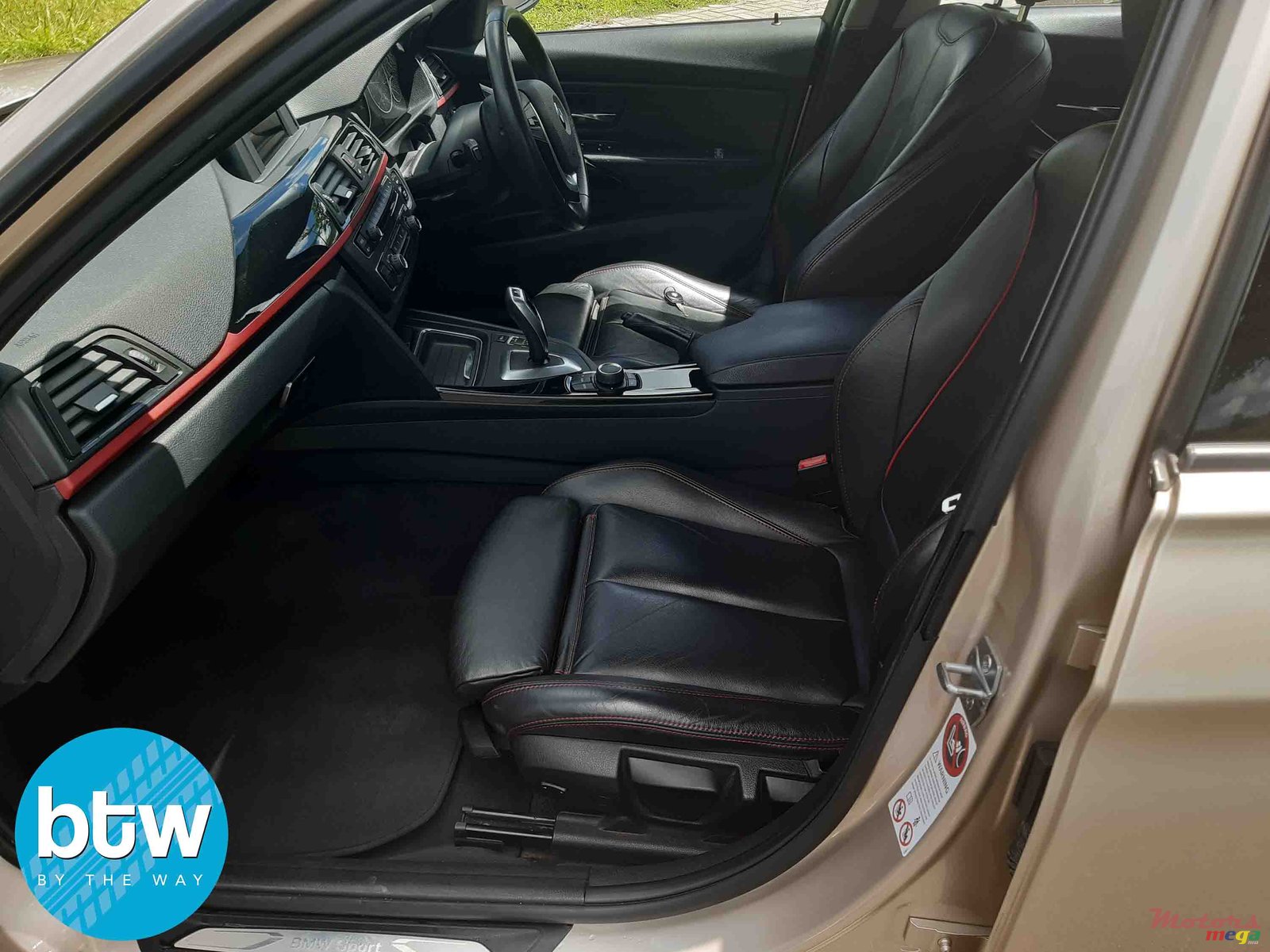 2014' BMW 3 Series 316i photo #3