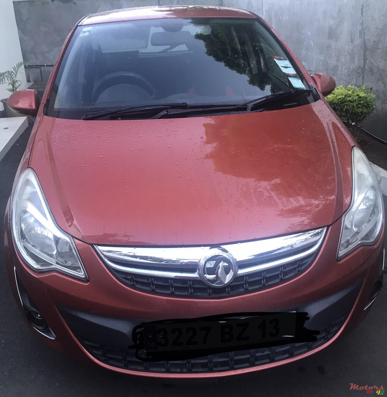 2013' Vauxhall Corsa photo #1