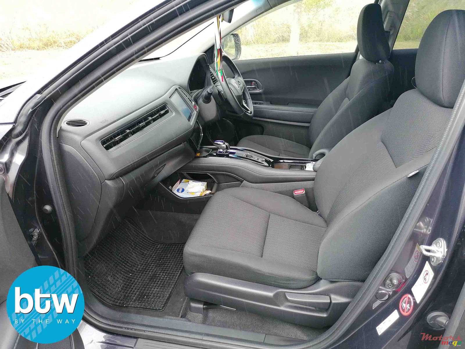 2015' Honda Vezel X Package photo #3