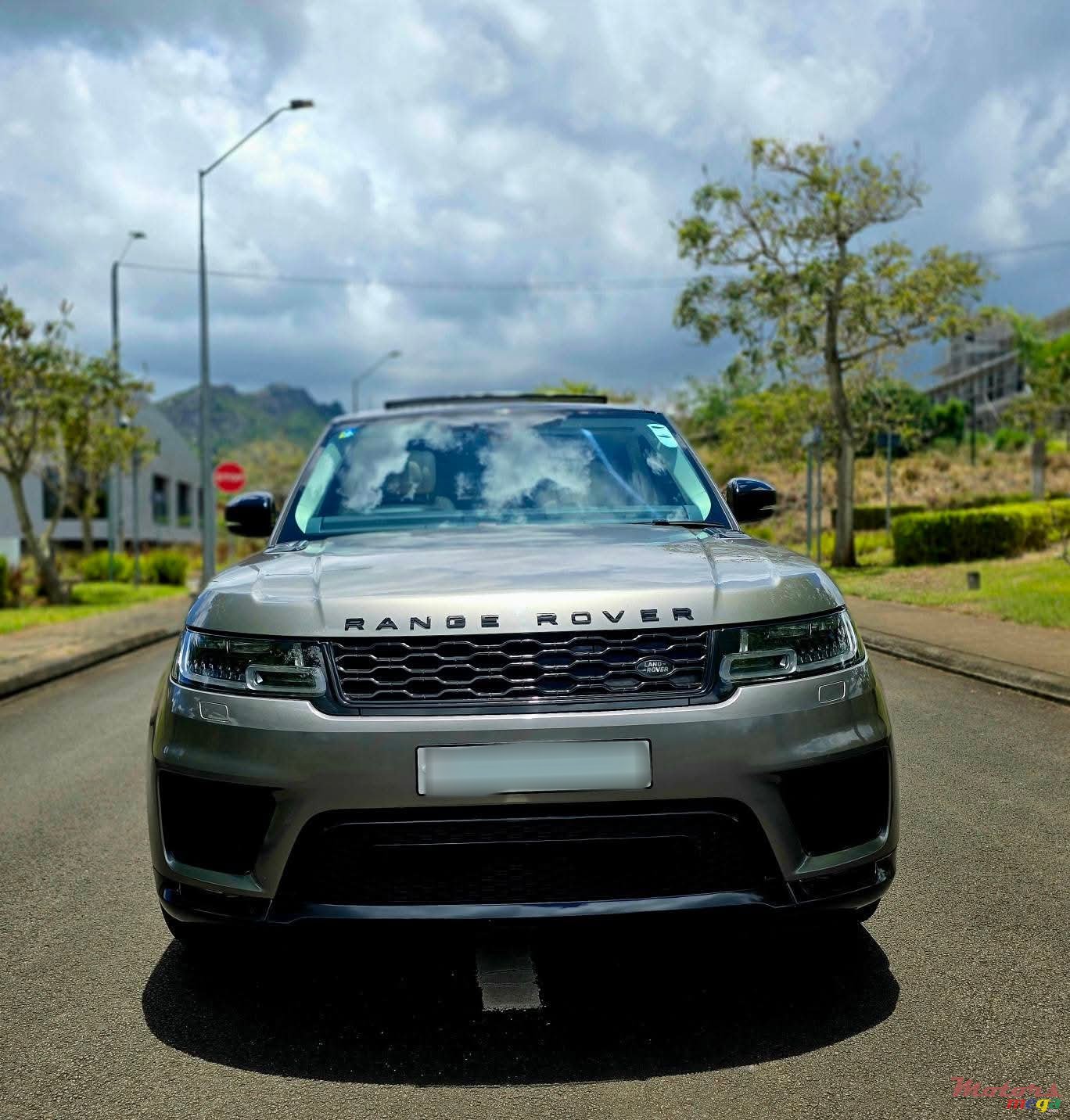 2020' Land Rover Range Rover Sport Plug in hybrid P400E photo #2