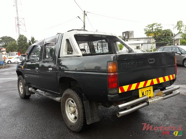 1993' Nissan 4x4 photo #5