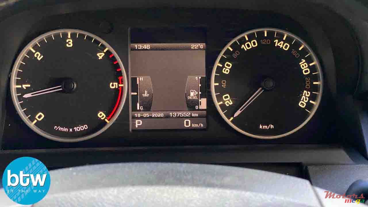 2010' Land Rover Discovery 4 HSE TDV6 photo #6