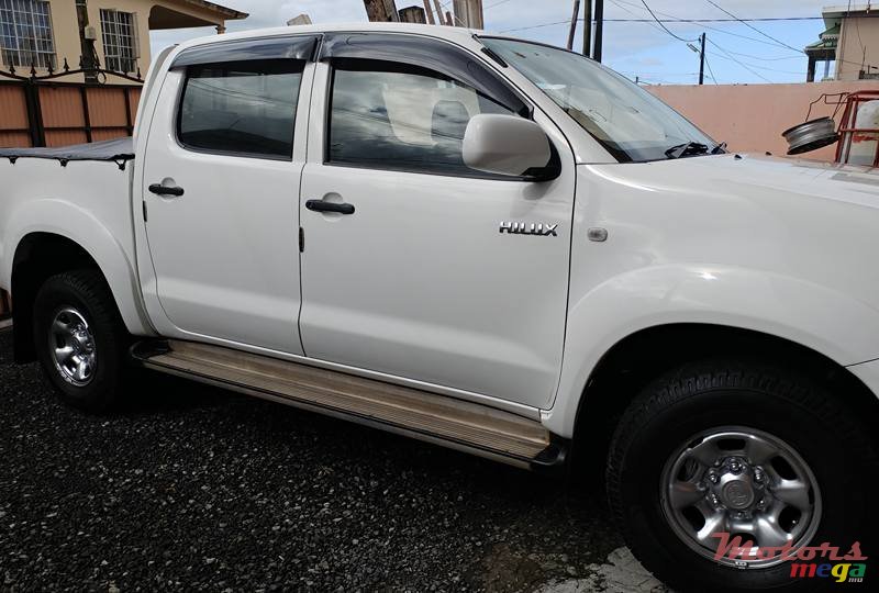 2007' Toyota Hilux photo #2