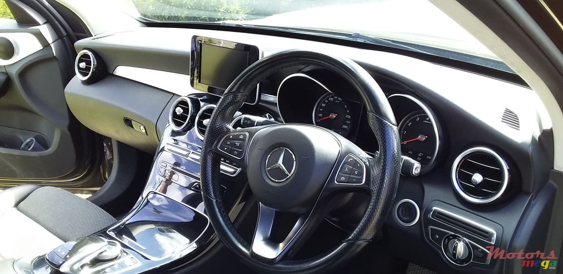 2015' Mercedes-Benz C-Class photo #2