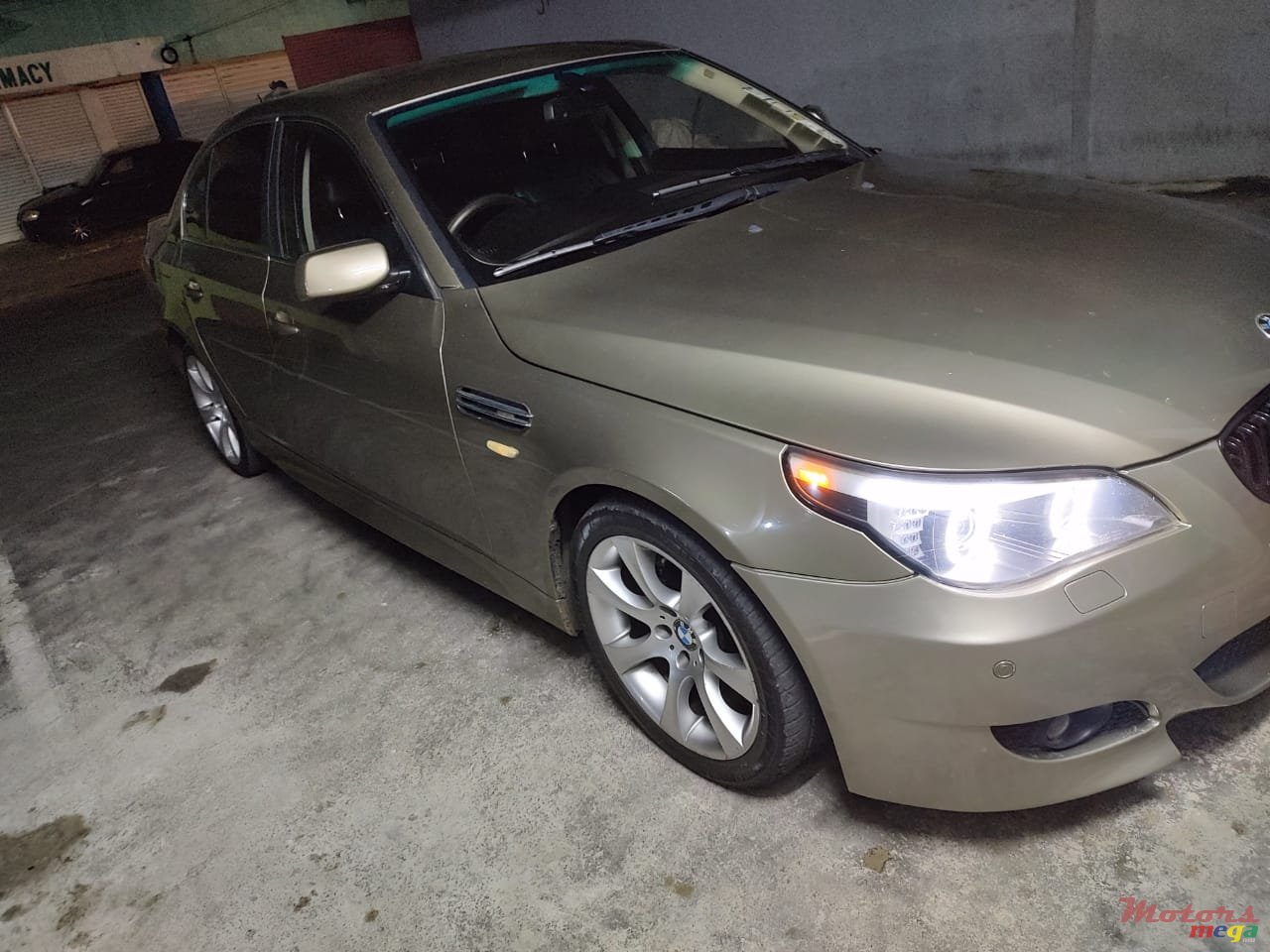 2007' BMW 525 photo #2