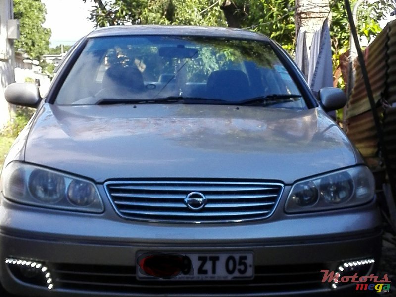 2005' Nissan Sunny photo #1