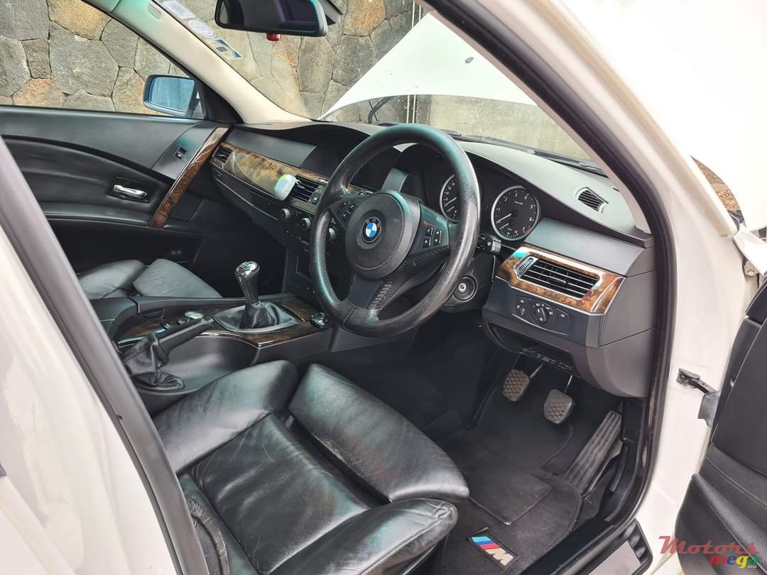 2004' BMW 530 Manual photo #5