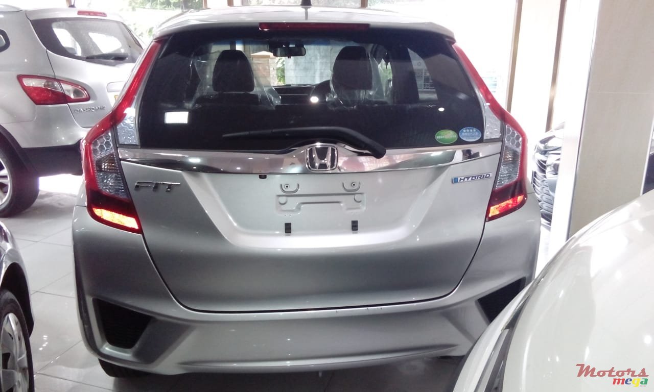 2016' Honda Fit Hybrid F package photo #7