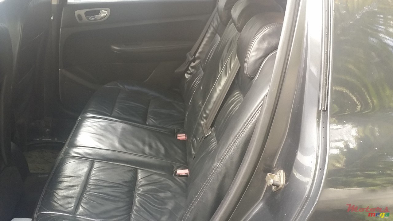 2005' Peugeot photo #5