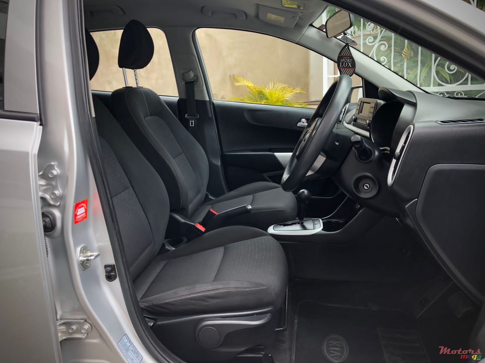 2017' Kia Rio photo #4