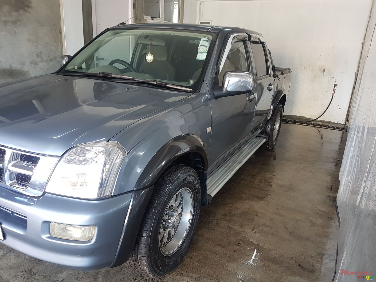 2004' Isuzu D-Max photo #3