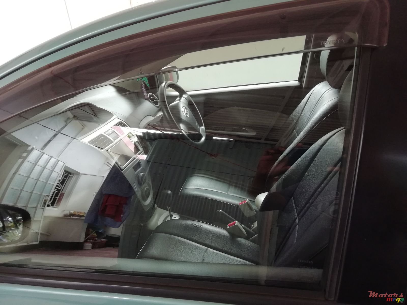 2007' Toyota Belta photo #2