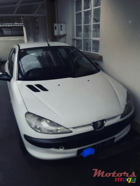 2000' Peugeot 206 photo #2